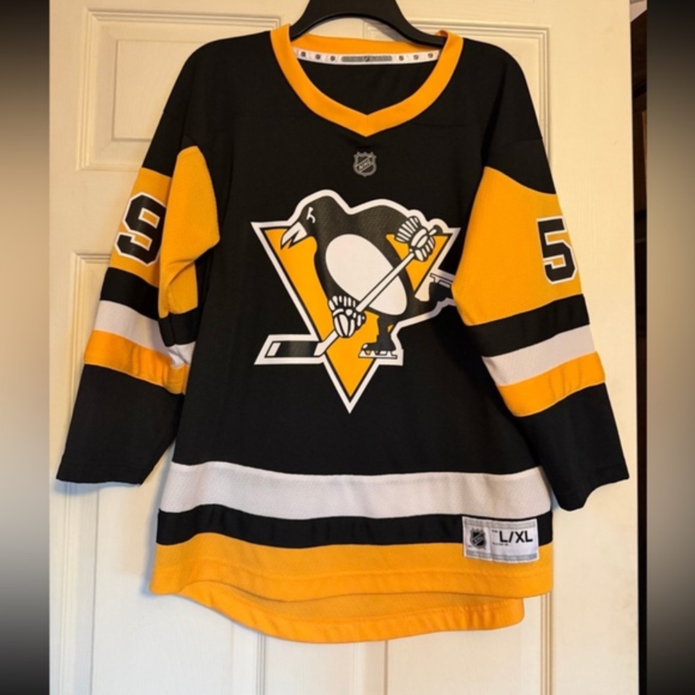 Pittsburgh Penguins Jake Guentzel Jersey – Youth L/XL – Black & Yellow NHL